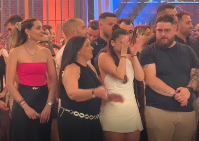 αδερφη λευτερη