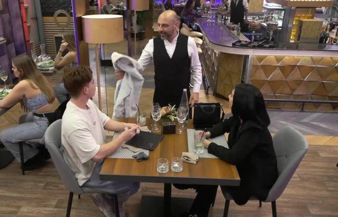 First Dates: Το ραντεβού του Παναγιώτη και της Σοφίας τελείωσε με τραγούδι!