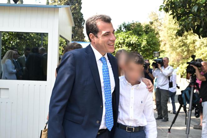 Ο Θάνος Πλεύρης με τον γιο του