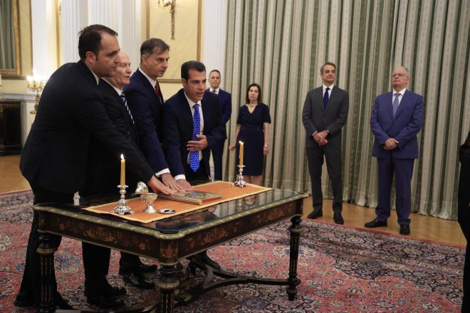 Ορκωμοσία νέου υπουργού και υφυπουργών κυβέρνησης Μητσοτάκη