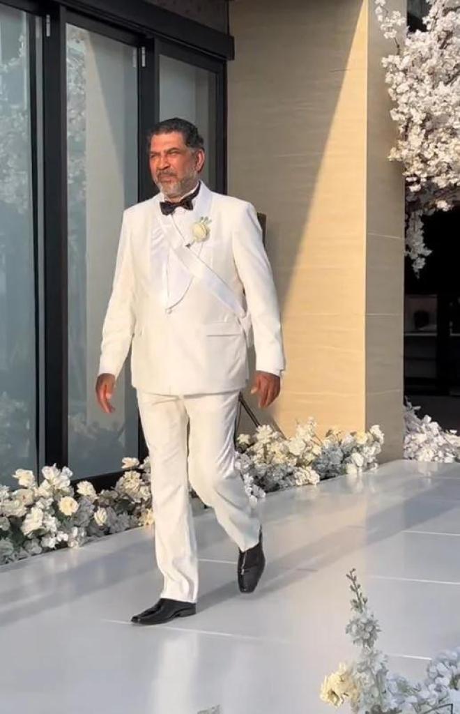 Ο γνωστός πλαστικός χειρουργός, Γιάννης Λύρας