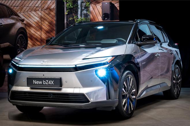 Ήρθαν τα νέα Toyota BEV SUV - Τιμές