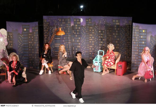 Η πρεμιέρα του «Black out the sequel» είχε γέλια, τραγούδι & εκπλήξεις