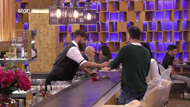 First Dates: Ο «Λάρι» χόρεψε με τη Ζεν και την κέρασε σφηνάκια