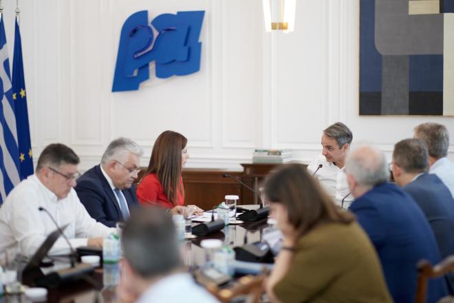 Με τη νέα ρύθμιση 35.000 φοιτητές περίπου που αποδεδειγμένα έχουν προσπαθήσει να πάρουν πτυχίο θα πάρουν ένα μικρό περιθώριο χρόνου για να πάρουν το πτυχίο τους - Eurokinissi