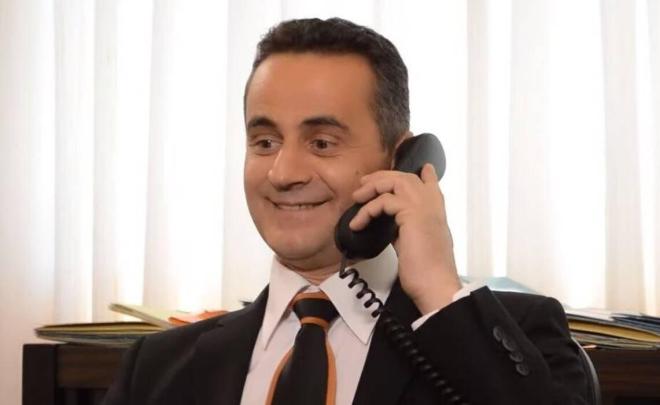 Στο Καφέ της Χαράς ο «Σταύρακας» αρκετές φορές φλέρταρε την... Πρωτευουσιάνα!