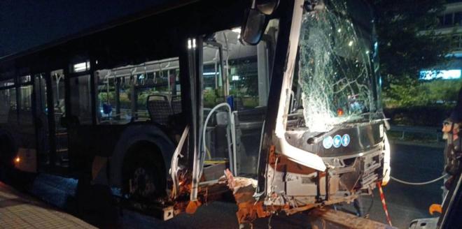 Ακυβέρνητο λεωφορείο στη Βουλιαγμένης 