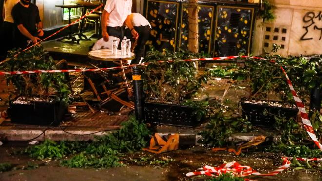 Κολωνάκι: Τζιπ έπεσε σε πεζούς έξω από εστιατόριο/ ΙΝΤΙΜΕ ΚΑΜΣΗΣ ΔΗΜΟΣΘΕΝΗΣ