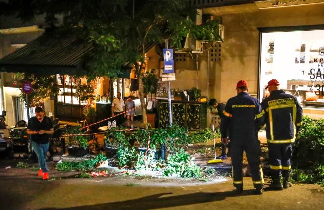 Κολωνάκι: Τζιπ έπεσε σε πεζούς έξω από εστιατόριο/ ΙΝΤΙΜΕ ΚΑΜΣΗΣ ΔΗΜΟΣΘΕΝΗΣ