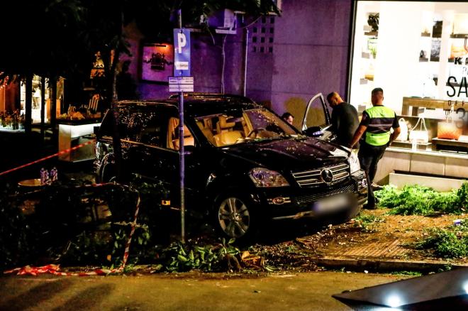 Κολωνάκι: Τζιπ έπεσε σε πεζούς έξω από εστιατόριο/ ΙΝΤΙΜΕ ΚΑΜΣΗΣ ΔΗΜΟΣΘΕΝΗΣ