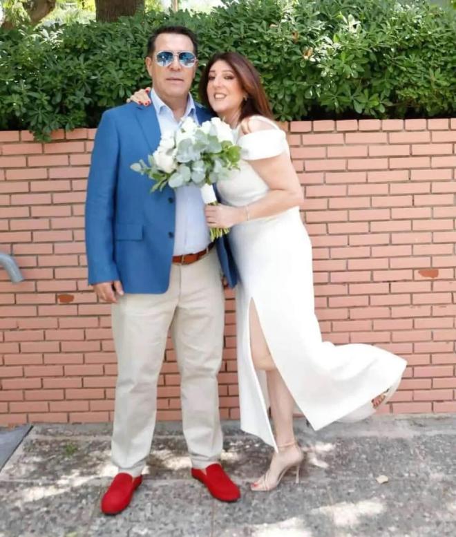 Η Ελισάβετ Οικονόμου με τον σύζυγό της, Μάνο Δανδράκη