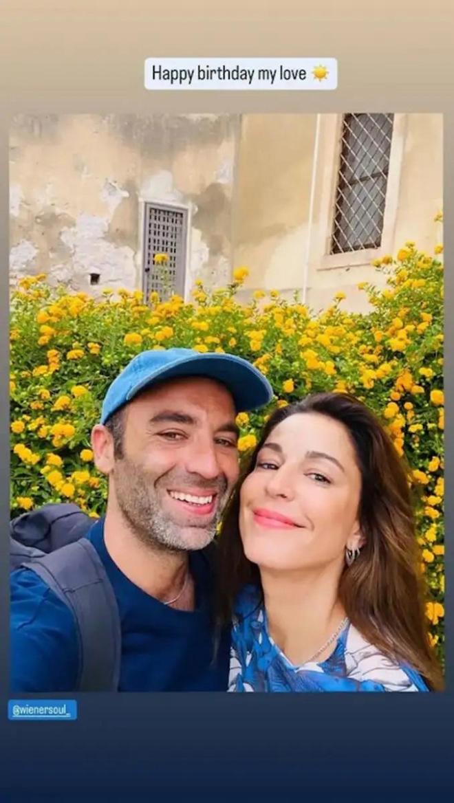 Κατερίνα Παπουτσάκη: Η Summer selfie με τον σύντροφό της, Θάνο Χατζόπουλο