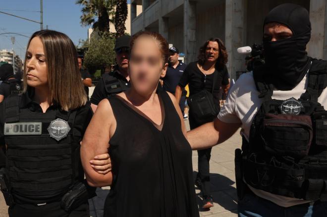 Στο κινητό της πρώην συζύγου του καθηγητή που δολοφονήθηκε στην Αγία Παρασκευή βρέθηκε μια φωτογραφία του λίγο πριν τη δολοφονία - Intimenews
