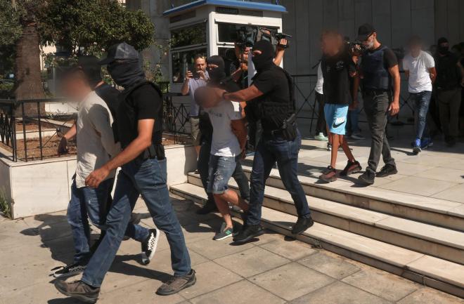 Ο 35χρονος που σκότωσε τον καθηγητή στην Αγία Παρασκευή και οι συνεργοί του, παρακολουθούσαν το θύμα με μια Porsche - Intimenews