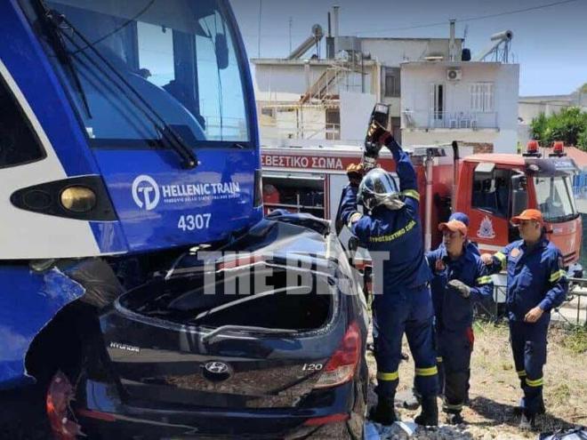 Σύγκρουση προαστιακού με αυτοκίνητο στην Πάτρα