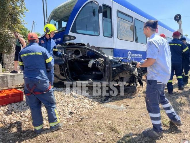 Ι.Χ. συγκρούστηκε με προαστιακό
