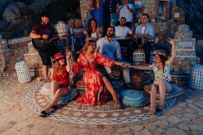 Τζωρτζίνα Νικάκη: Με το Τι Τρέχει, ανεβάζει το «θερμόμετρο» του ρυθμού!