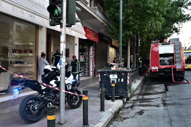 Στις φλόγες το σπίτι του Πέτρου Φιλιππίδη στην Πατησίων