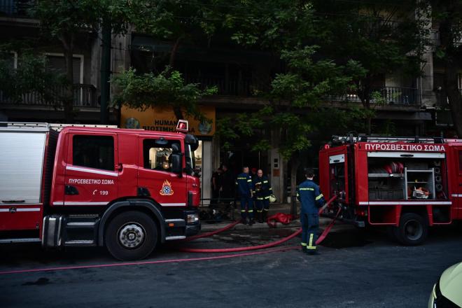 Στις φλόγες το σπίτι του Πέτρου Φιλιππίδη στην Πατησίων