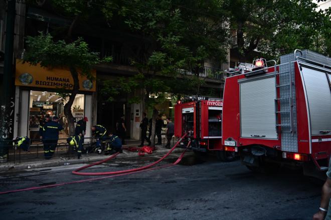 Στις φλόγες το σπίτι του Πέτρου Φιλιππίδη στην Πατησίων