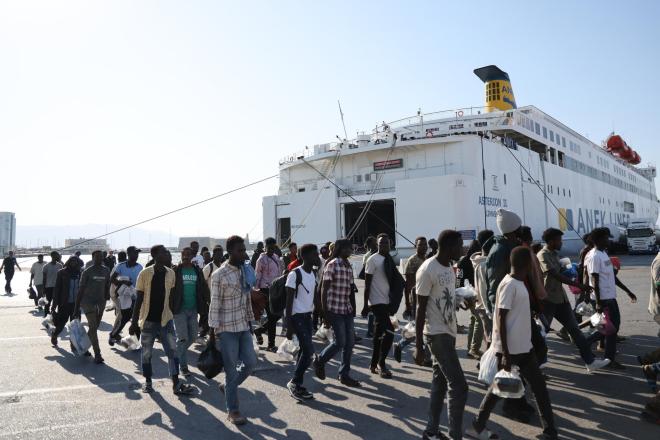 Οι μετανάστες που διασώθηκαν στη Γαύδο θα κρατηθούν και θα απελαθούν - Eurokinissi