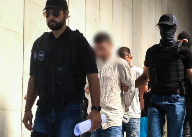 Ο 35χρονος ομολόγησε ότι σκότωσε τον καθηγητή στην Αγία Παρασκευή χωρίς να πάρει εντολή από την σύντροφό του - Eurokinissi