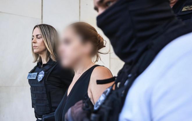 Η 43χρονη πρώην σύζυγος του καθηγητή που δολοφονήθηκε στην Αγία Παρασκευή θεωρείται η ηθική αυτουργός της δολοφονίας - Eurokinissi
