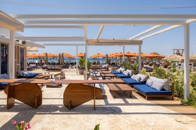 DOT Beach Vibes: Kαφέ και απολαυστικό brunch στην Α΄Πλαζ Βούλας