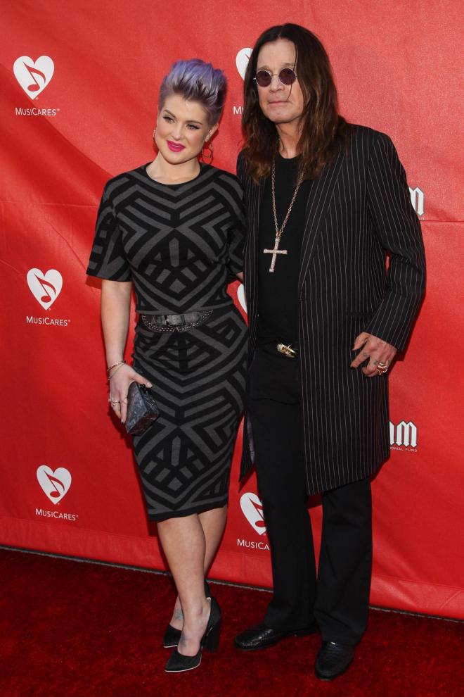 Ο Ozzy Osbourne με την κόρη του Kelly Osbourne στο κόκκινο χαλί το 2014 