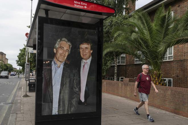 Φωτογραφία του Έπσταϊν με τον Τραμπ στον γάμο του δεύτερου το 1993 με την Μάρλα Μέιπλς - AP Images
