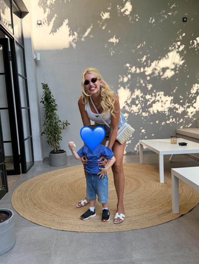 Καλοκαιρινά insta moments: Η Κωνσταντίνα Σπυροπούλου με τους γιους της!