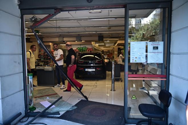 Νίκαια: Κρίσιμη η κατάσταση του παιδιού που παρέσυρε το ΙΧ σε σούπερ μάρκετ