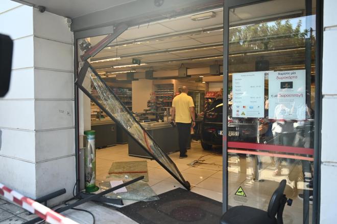 Νίκαια: Κρίσιμη η κατάσταση του παιδιού που παρέσυρε το ΙΧ σε σούπερ μάρκετ