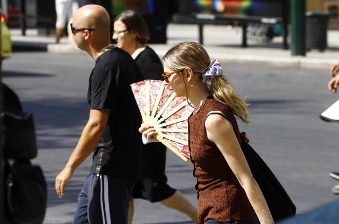 Ο καύσωνας θα παραταθεί μέχρι τουλάχιστον και την Κυριακή - Intimenews