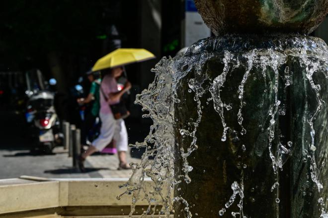 Καιρός: Εκρηκτικό «κοκτέιλ» με 43αρια και μποφόρ - Κίνδυνος για πυρκαγιές