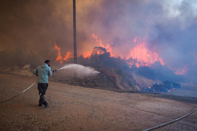 Πύρινη κόλαση σε Εύβοια, Μεσσηνία, Κύθηρα, Χανιά - Εκκενώσεις οικισμών