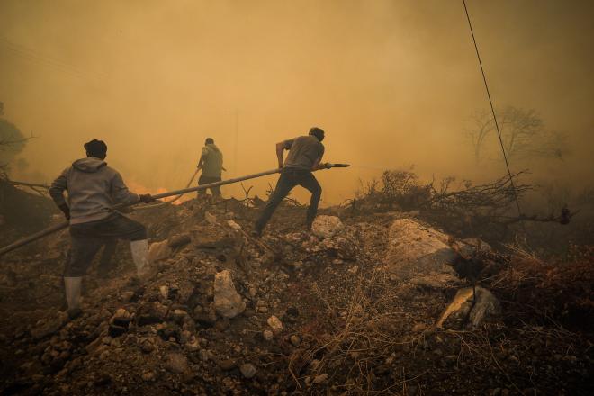 Πύρινη κόλαση σε Εύβοια, Μεσσηνία, Κύθηρα, Χανιά - Εκκενώσεις οικισμών