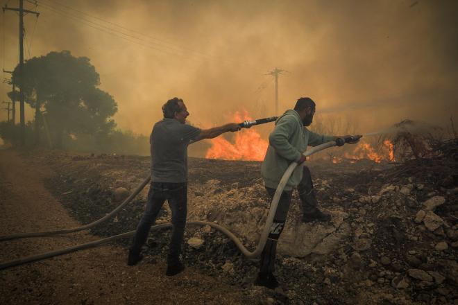 Ολονύχτια μάχη με τη φωτιά στην Εύβοια - «Αύριο θα είναι μια δύσκολη μέρα»