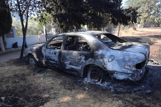 Κρυονέρι: Καμένα σπίτια και οχήματα - Αποκαρδιωτικές εικόνες μετά τη φωτιά