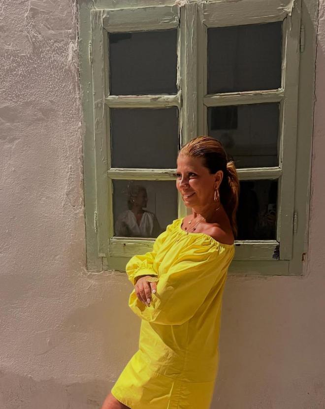 Κουτσελίνη: Εντυπωσιάζει Με Καλοκαιρινό Look Στην Πάρο