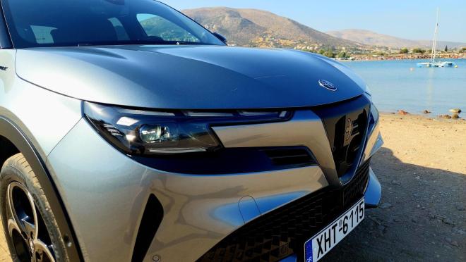 Δοκιμάζουμε Την Alfa Romeo Junior Ibrida 145 eDCT6