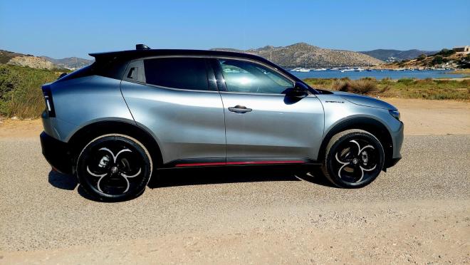 Δοκιμάζουμε Την Alfa Romeo Junior Ibrida 145 eDCT6