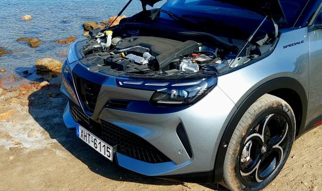 Δοκιμάζουμε Την Alfa Romeo Junior Ibrida 145 eDCT6