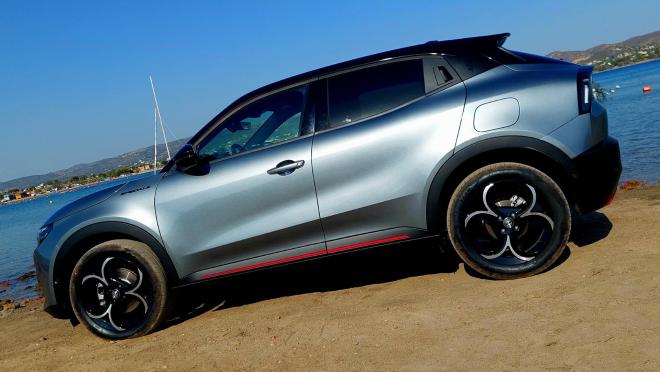 Δοκιμάζουμε Την Alfa Romeo Junior Ibrida 145 eDCT6