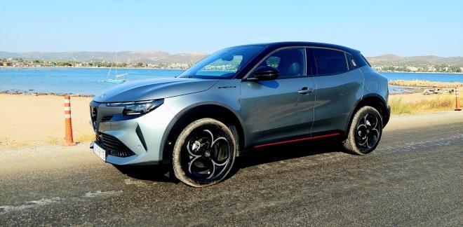 Δοκιμάζουμε Την Alfa Romeo Junior Ibrida 145 eDCT6