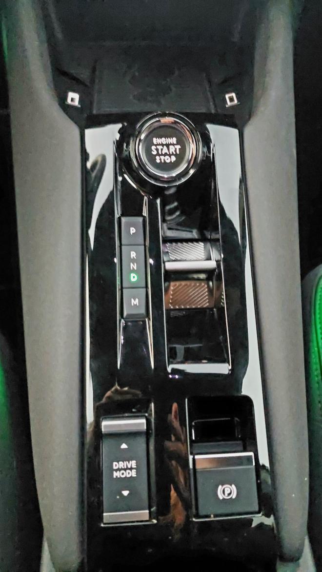 Δοκιμάζουμε Την Alfa Romeo Junior Ibrida 145 eDCT6