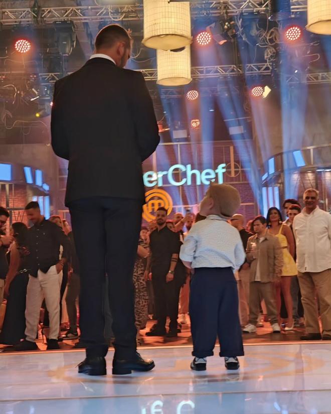 Μπαμπάς και γιος στο πλατό του MasterChef/ instagram