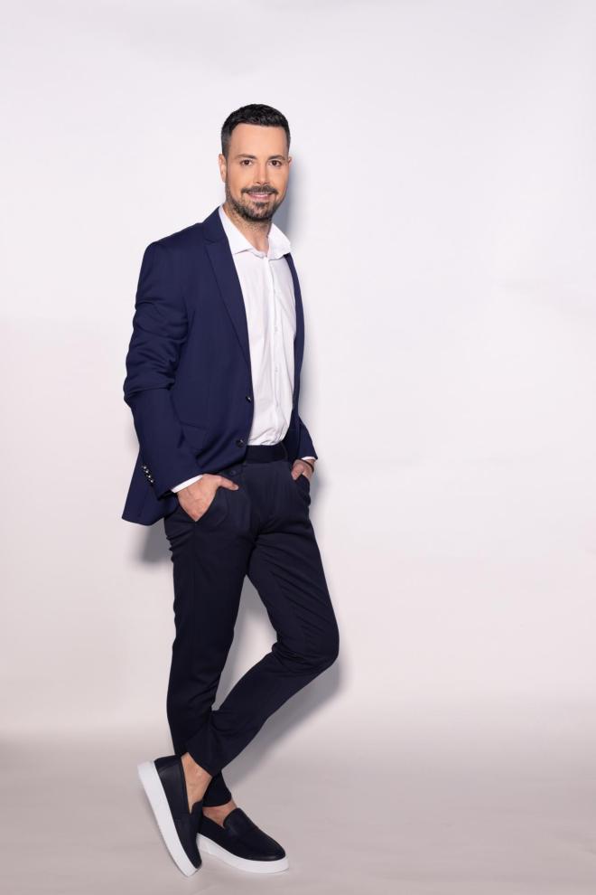 Ποιοι παρουσιαστές μένουν, ποιοι αποχωρούν και ποιοι «μετακομίζουν»