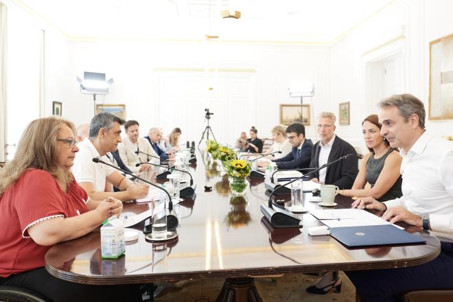 Παρουσίαση του προγράμματος «Προσβασιμότητα κατ’ οίκον» για ΑμεΑ από τον Πρωθυπουργό στο Μέγαρο Μαξίμου