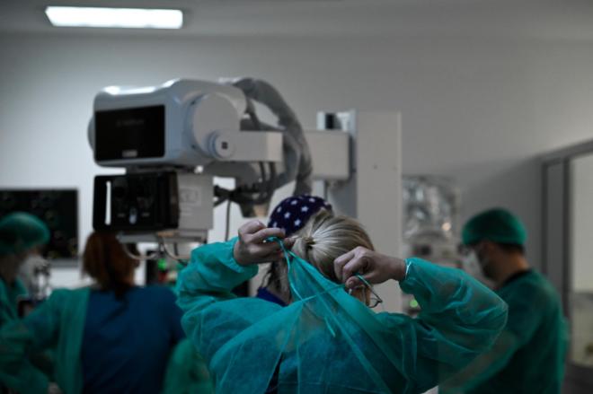 O 15χρονος είχε υποστεί θερμοπληξία καθώς έχει διαγνωστεί με ανιδρωσία και δεν ιδρώνει, με αποτέλεσμα ο οργανισμός του να μη ρυθμίζει τη θερμοκρασία του σώματός του - Eurokinissi